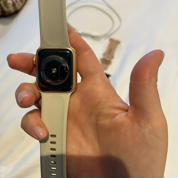 Apple Watch Series 5 - Picture 5 of 5